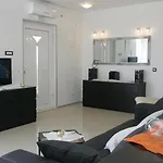 Di Villa *