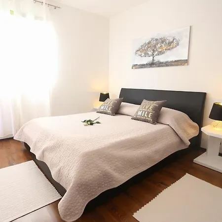 Ferienhaus Di *